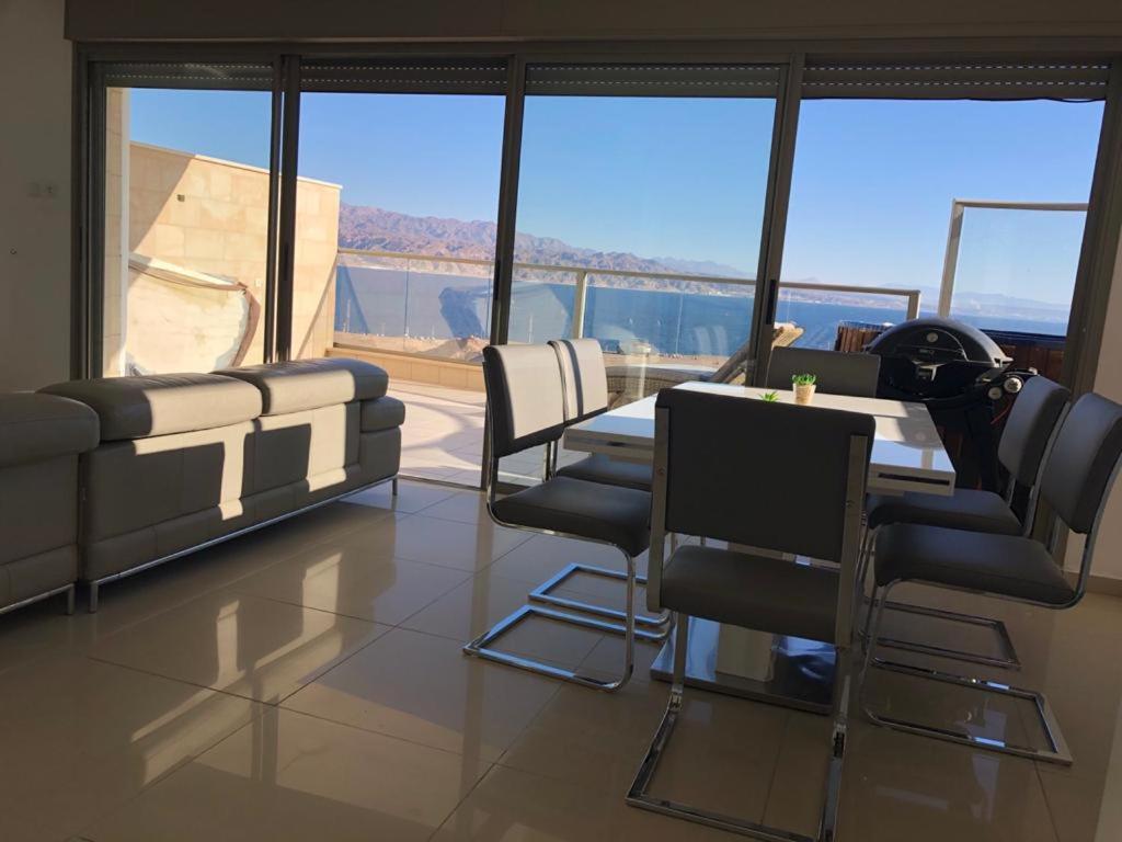 Luxury Exclusive Top Class Apartment On The Sea With Best Sea View And Jacuzzi רק למשפחות !!!! Eilat Buitenkant foto